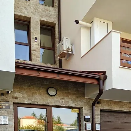 славяна Apartment *